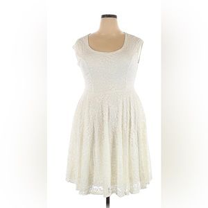 Torrid, light cream, lacy dress 18/20